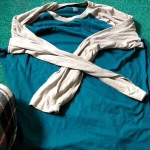 Men's long sleeve shirt that is blue and gray